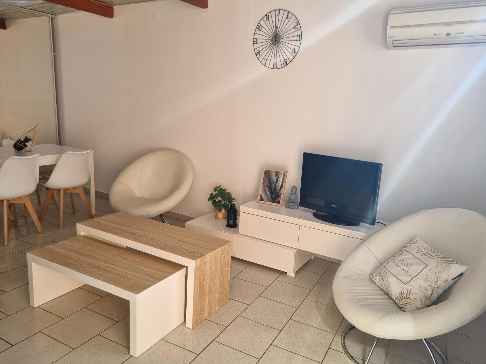 Cameos - Appartement Avec Terrasse Locairbi Le Crès Екстериор снимка